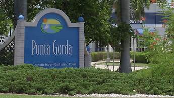 Luxury Long Waterview w Pool-kayaks-clubs-bikes