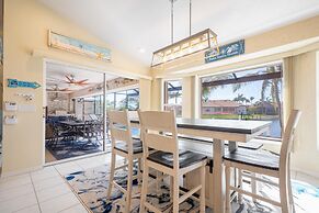 Luxury Long Waterview w Pool-kayaks-clubs-bikes