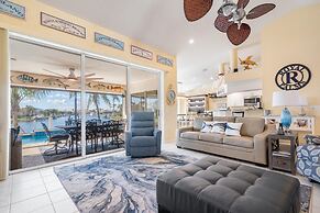 Luxury Long Waterview w Pool-kayaks-clubs-bikes