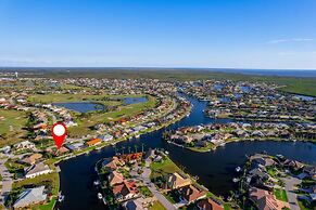 Luxury Long Waterview w Pool-kayaks-clubs-bikes