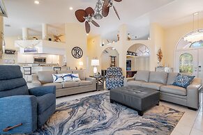 Luxury Long Waterview w Pool-kayaks-clubs-bikes