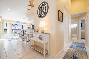 Luxury Long Waterview w Pool-kayaks-clubs-bikes