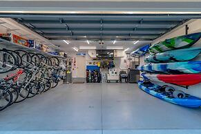 Luxury Long Waterview w Pool-kayaks-clubs-bikes