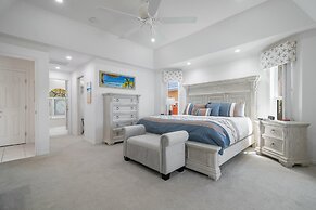 Luxury Long Waterview w Pool-kayaks-clubs-bikes