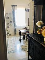 LA CASA SULLA PIAZZA