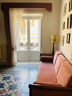 LA CASA SULLA PIAZZA