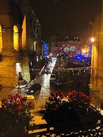 LA CASA SULLA PIAZZA