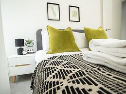 Exeter Cathedral Two-bedroom Stay