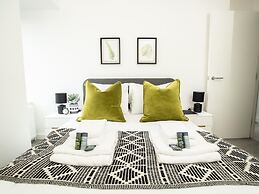 Exeter Cathedral Two-bedroom Stay