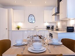 Victoria Square Two-bed Accommodation by Belvilla