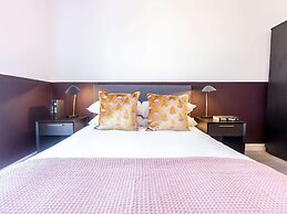 Victoria Square Two-bed Accommodation by Belvilla