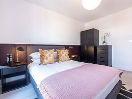 Victoria Square Two-bed Accommodation by Belvilla