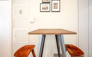 Bairro Alto Prime Studio II by Homing