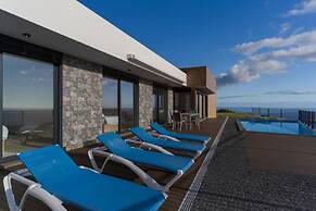 Casa Mozart II 15B in Estreito da Calheta