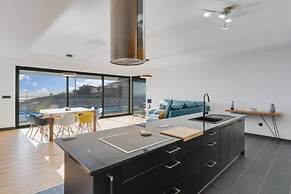 Casa Mozart II 15B in Estreito da Calheta