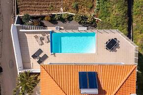 Villa Eldomar 61 in Estreito da Calheta