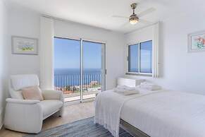 Villa Eldomar 61 in Estreito da Calheta