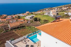 Villa Eldomar 61 in Estreito da Calheta