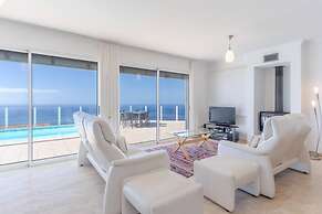 Villa Eldomar 61 in Estreito da Calheta