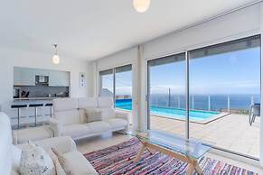 Villa Eldomar 61 in Estreito da Calheta