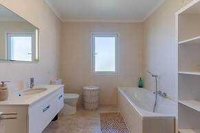 Villa Eldomar 61 in Estreito da Calheta