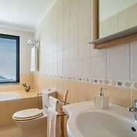 Canhas Views Pool and Barbecue