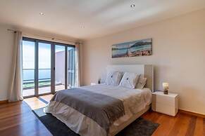 Canhas Views Pool and Barbecue