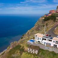 Canhas Views Pool and Barbecue