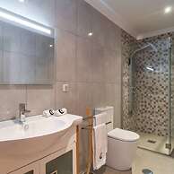 Canhas Views Pool and Barbecue