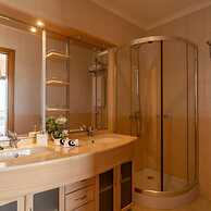 Canhas Views Pool and Barbecue