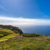 Canhas Views Pool and Barbecue