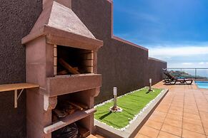 Canhas Views Pool and Barbecue