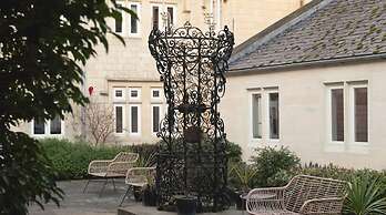 St Catherine s Hospital - Superior Apartment