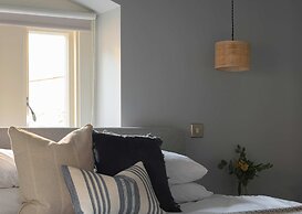 St Catherine s Hospital - Superior Apartment