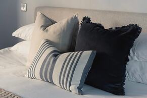 St Catherine s Hospital - Deluxe Apartment