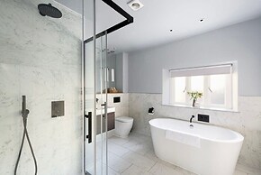 St Catherine s Hospital - Deluxe Apartment