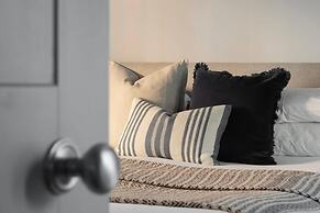 St Catherine s Hospital - Deluxe Apartment