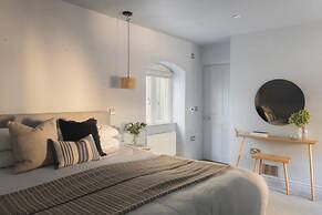 St Catherine s Hospital - Deluxe Apartment