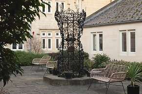 St Catherine s Hospital - Standard King Apartment