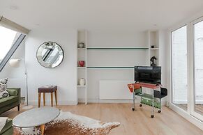 Light-filled Primrose Hill Rooftop Retreat