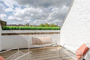 Light-filled Primrose Hill Rooftop Retreat