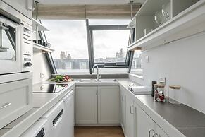 Light-filled Primrose Hill Rooftop Retreat