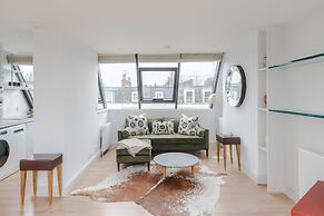 Light-filled Primrose Hill Rooftop Retreat