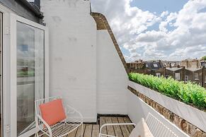 Light-filled Primrose Hill Rooftop Retreat