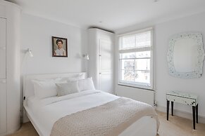 Light-filled Primrose Hill Rooftop Retreat