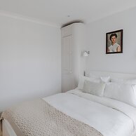 Light-filled Primrose Hill Rooftop Retreat