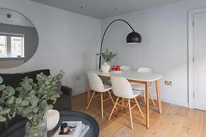 St Catherine s Hospital - Deluxe Apartment