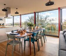 Stunning 5 Bedroom Home With Garden Views