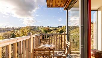 Stunning 5 Bedroom Home With Garden Views