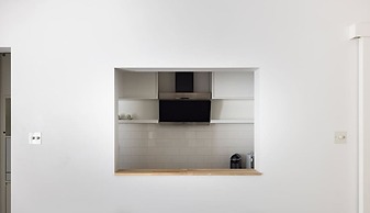 Light-filled Studio With AC - Earl s Court